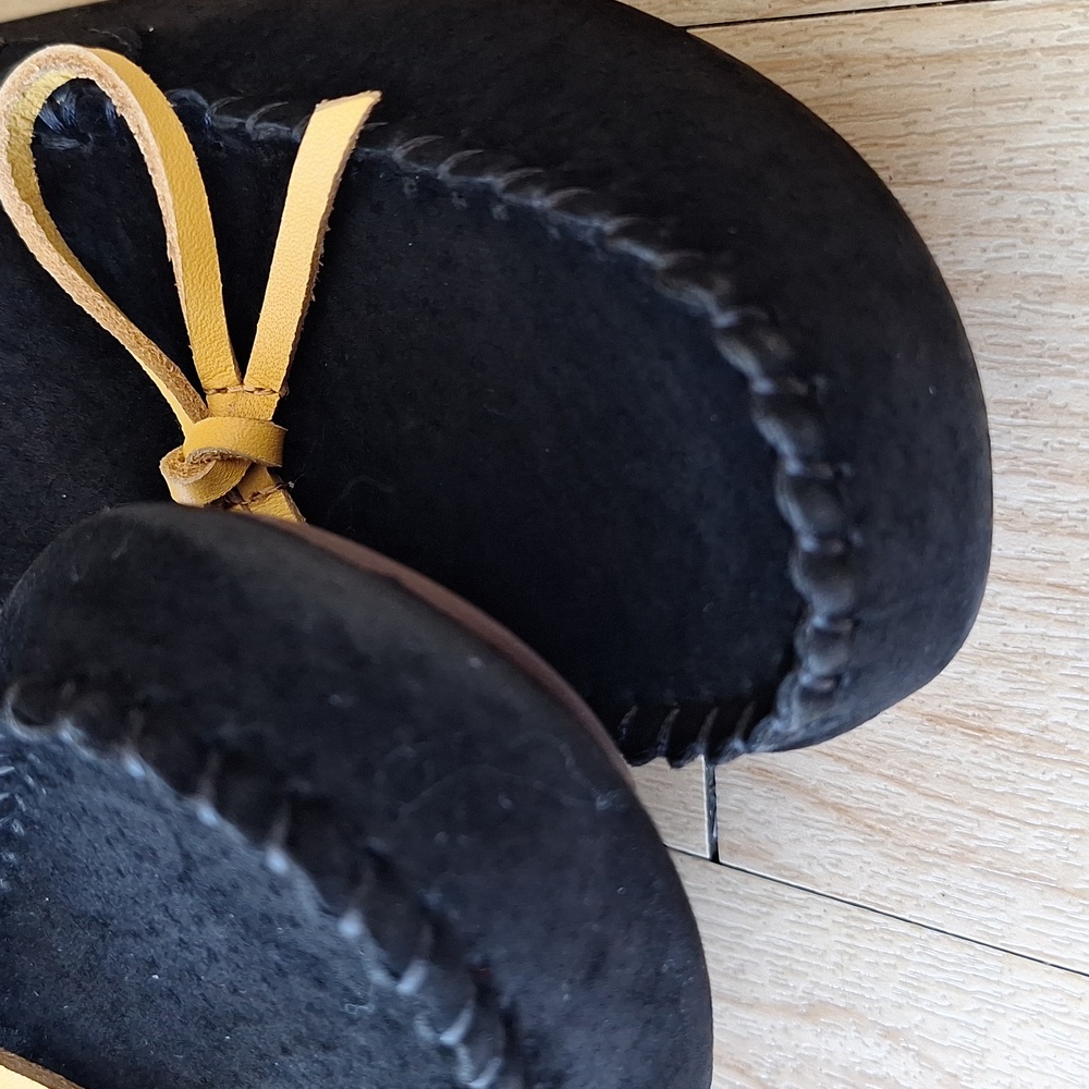 UGG Moccasin Women's Black Suede Slip On Shoese Size 35 - Picture 8 of 12